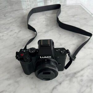 Panasonic LUMIX G100